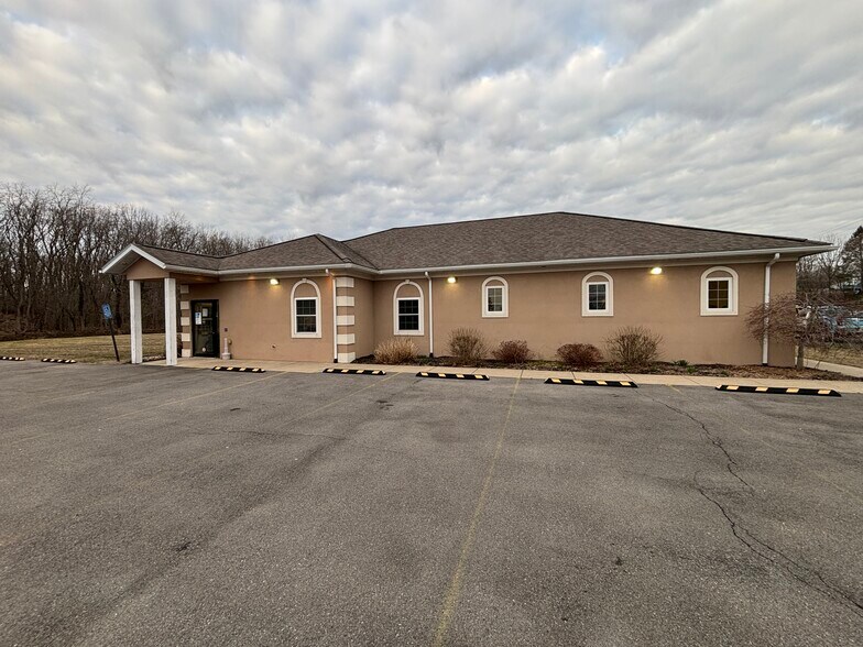 165 W Shore Blvd, Newark, NY à vendre - Photo principale - Image 1 de 3