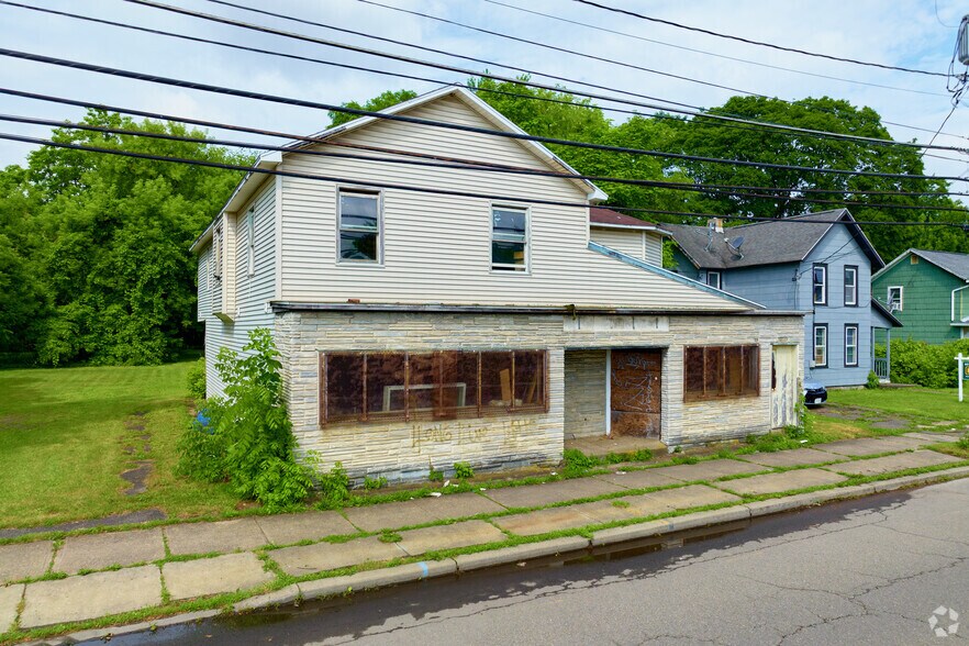 754 S Main St, Elmira, NY à vendre - Photo du bâtiment - Image 2 de 28