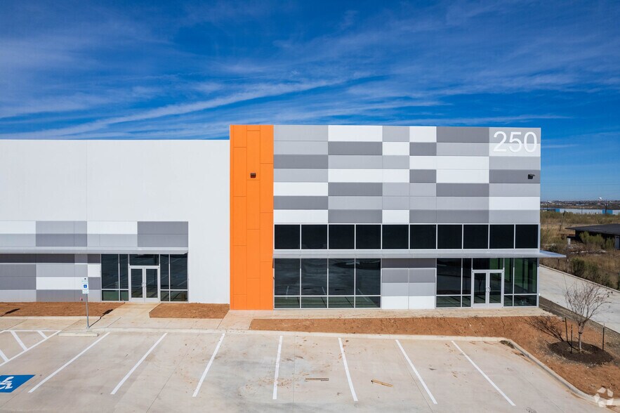 250 Gateway, Kyle, TX à vendre - Photo du bâtiment - Image 3 de 4