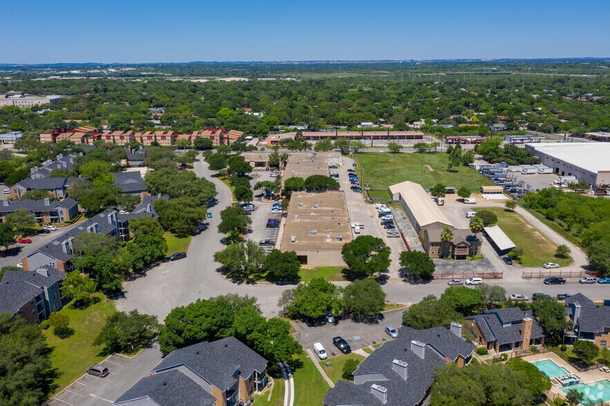 3300 Nacogdoches Rd, San Antonio, TX à louer - Aérien - Image 2 de 5