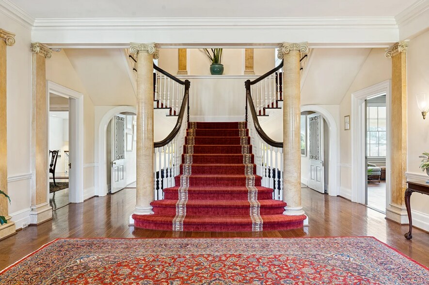 6809 Airlie Rd, Warrenton, VA à vendre - Hall d’entrée - Image 2 de 22