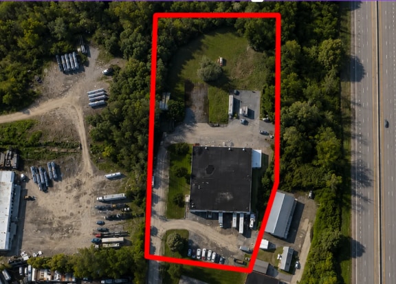 210 W Terminal Rd, Liverpool, NY for lease - Building Photo - Image 2 of 25