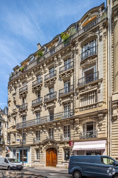 4 Rue Gustave Flaubert, Paris for lease - Building Photo - Image 2 of 5