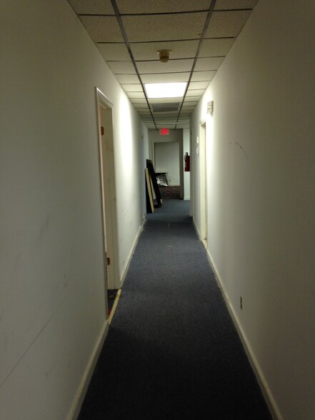 1102 S Us Highway 1, Fort Pierce, FL à vendre - Photo intérieure - Image 3 de 34