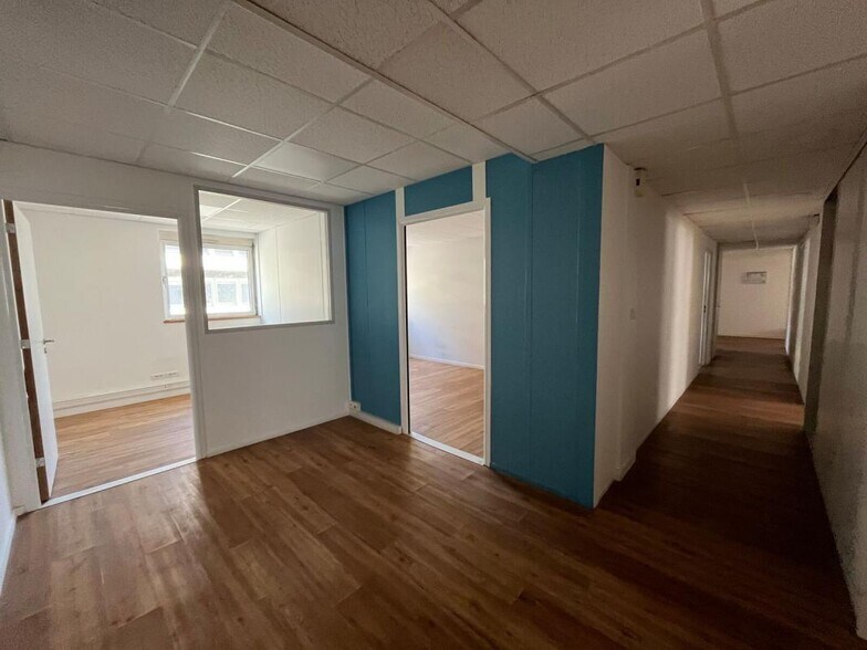 70-74 Rue Maurice Flandin, Lyon for lease - Interior Photo - Image 3 of 12