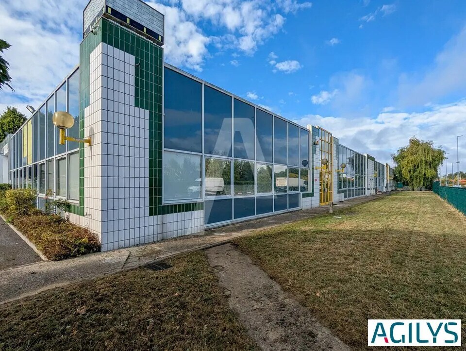 Flex in for lease Building Photo- Image 1 of 14