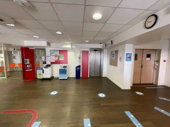 Bureau dans Torcy à vendre - Photo du bâtiment - Image 2 de 12