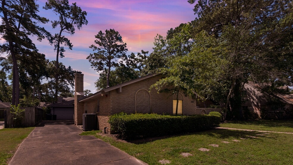 5807 Old Lodge Dr, Houston, TX for sale - Building Photo - Image 2 of 45
