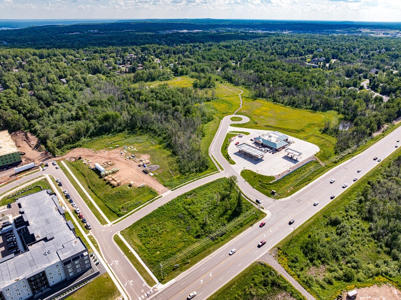 Arrowhead Road, Duluth, MN à vendre - Photo du bâtiment - Image 3 de 10