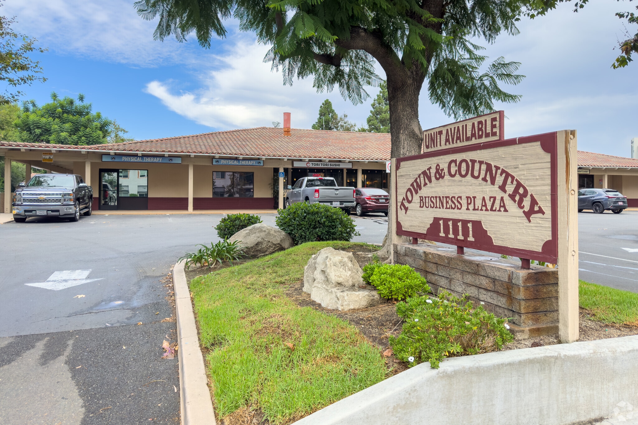 1111 W Town and Country Rd, Orange, CA for lease Primary Photo- Image 1 of 53