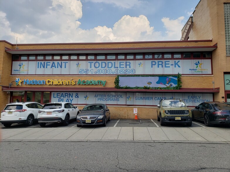 2000 West St, Union City, NJ for lease - Building Photo - Image 2 of 46