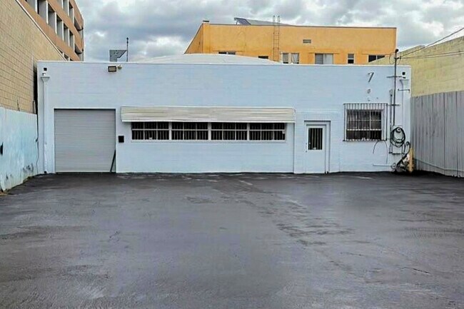 More details for 235 W 24th St, Los Angeles, CA - Industrial for Sale