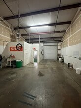 771 Shallowford Rd, Marietta, GA for lease Interior Photo- Image 2 of 10