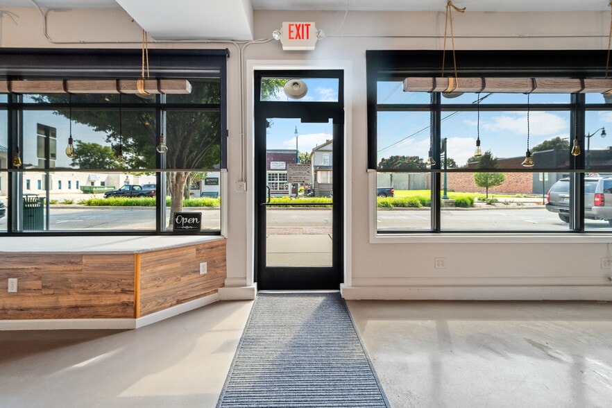 214 Broadway St, Marine City, MI for sale - Building Photo - Image 3 of 66