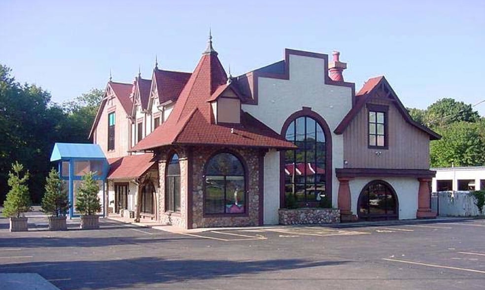 594 Boston Post Rd, Guilford, CT for lease - Primary Photo - Image 1 of 1