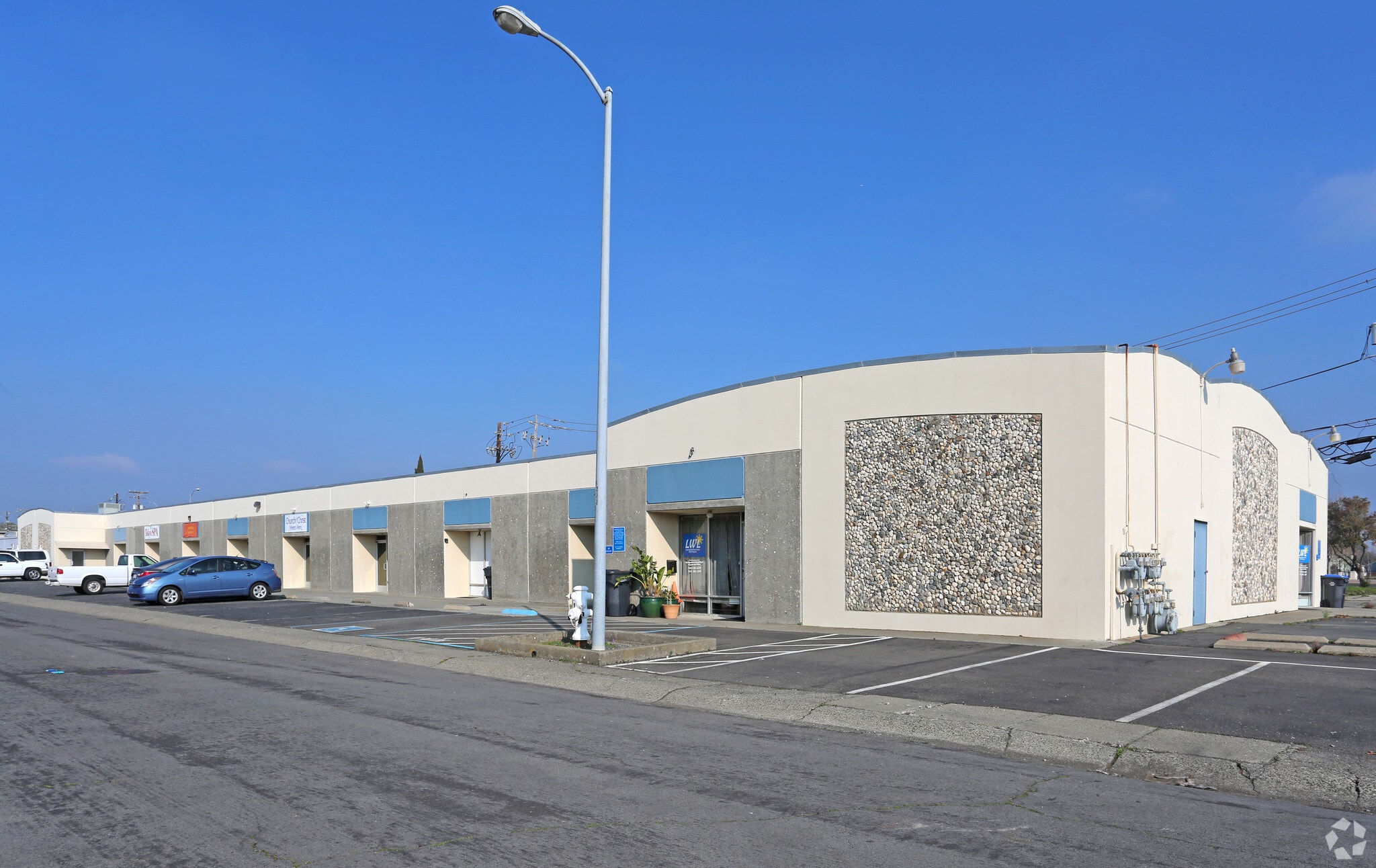 228-244 Travis Ct, Suisun City, CA for lease Primary Photo- Image 1 of 4