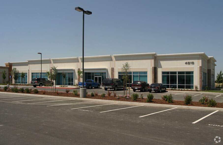 4010 Truxel Rd, Sacramento, CA for lease - Building Photo - Image 2 of 12