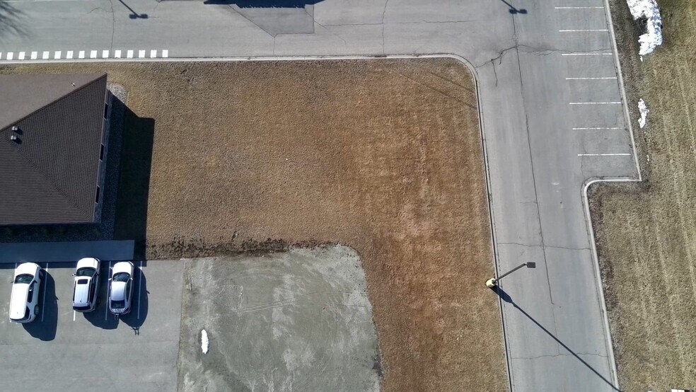 307 N Mantorville Ave, Kasson, MN à louer - Vidéo sur l’inscription commerciale - Image 3 de 5