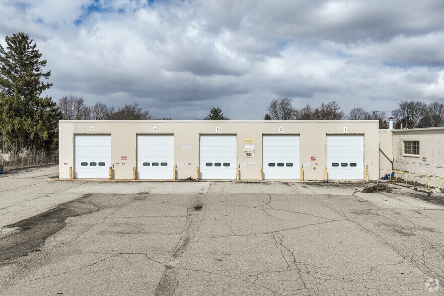 626 Depot St, Blissfield, MI à louer - Photo du bâtiment - Image 3 de 5