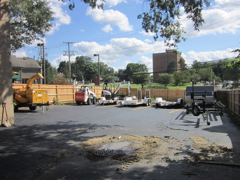 318 N Milwaukee Ave, Wheeling, IL à louer - Photo du bâtiment - Image 3 de 17