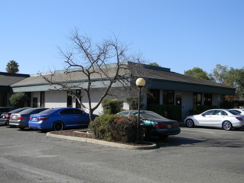 2378 W Whitendale Ave, Visalia, CA for sale - Building Photo - Image 2 of 3