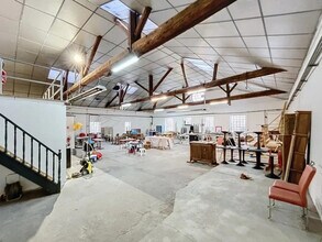 69250 Allée Guimet, Fleurieu-sur-Saône for lease Building Photo- Image 2 of 11