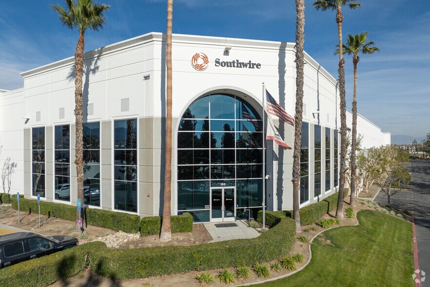 9199 Cleveland Ave, Rancho Cucamonga, CA à louer - Photo du bâtiment - Image 2 de 5