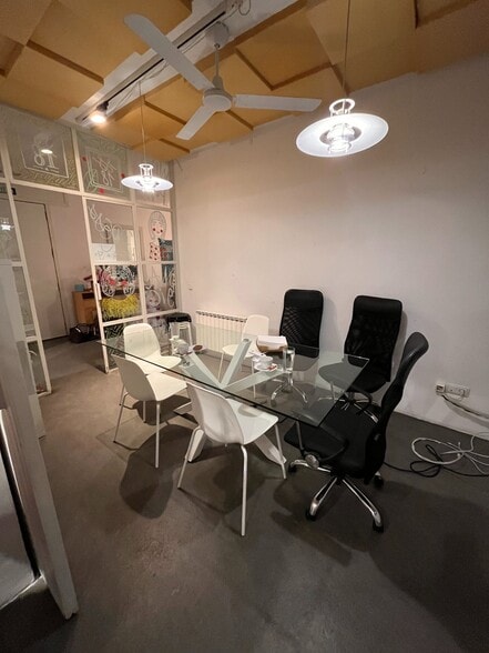 Multifamily in Madrid, Madrid for sale - Building Photo - Image 2 of 8