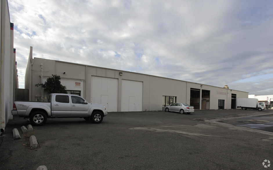 3220-3226 W Pendleton Ave, Santa Ana, CA for sale - Building Photo - Image 2 of 6