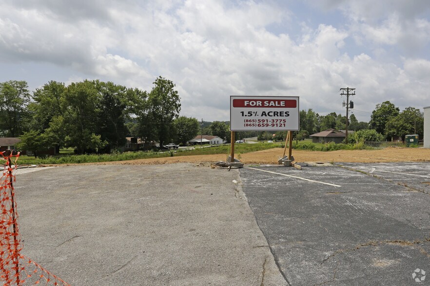 10241-10247 Chapman Hwy, Seymour, TN à louer - Photo du bâtiment - Image 2 de 4