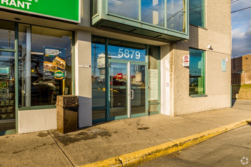 5805-5879 Boul Henri-Bourassa E, Montréal, QC à louer - Photo du bâtiment - Image 3 de 18