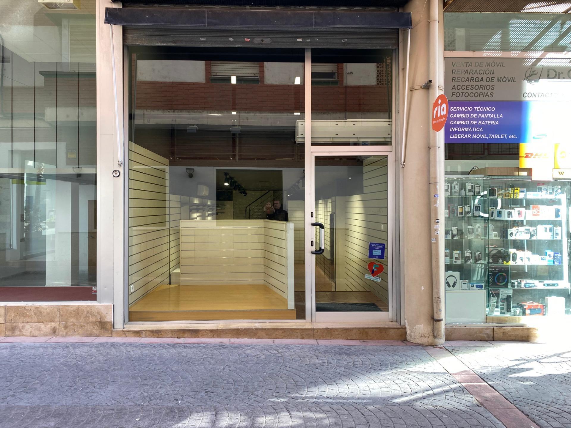 Retail in Amposta, Tarragona for lease Building Photo- Image 1 of 11