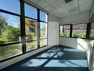 Plus de détails pour 97 Allée Alexandre Borodine, Saint-Priest - Bureau à vendre