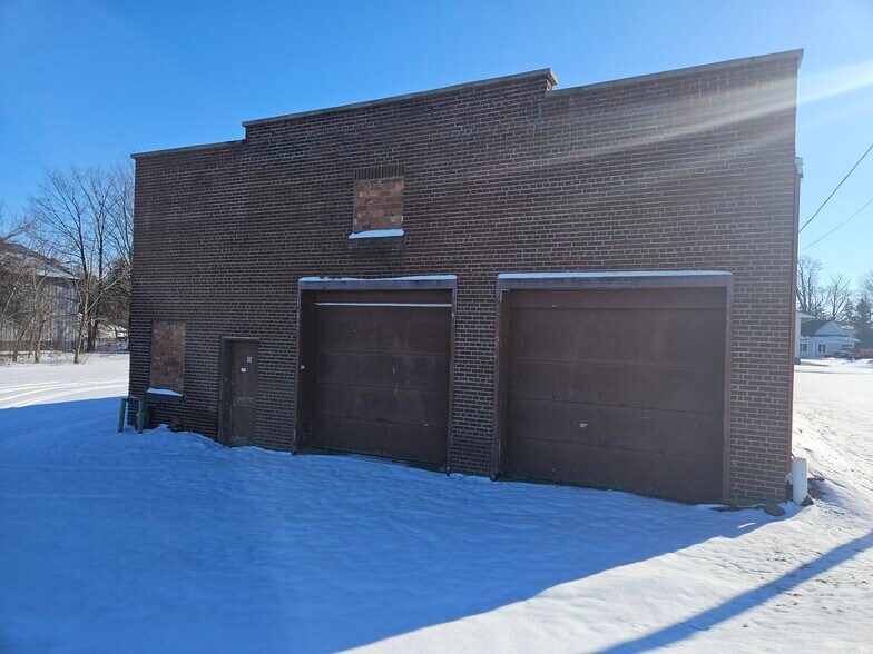 51 Bank St, Orchard Park, NY à vendre - Photo du bâtiment - Image 3 de 10
