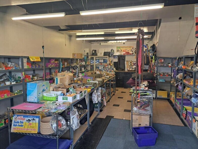 42 Market Sq, Oldham à louer - Photo du bâtiment - Image 3 de 8