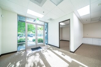 16190-16220 Scientific Way, Irvine, CA à louer Photo intérieure- Image 2 de 10