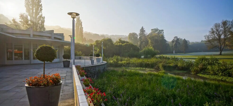 Bureau dans Les Ulis à louer - Photo du bâtiment - Image 2 de 4
