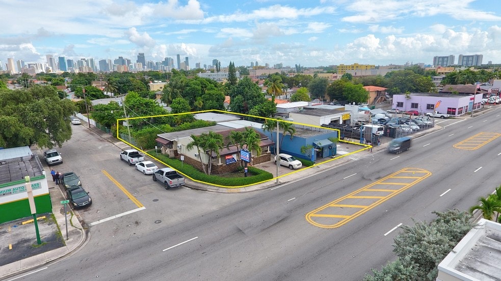 Little Havana Development portefeuille de 3 propriétés à vendre sur LoopNet.ca - Photo du bâtiment - Image 2 de 4