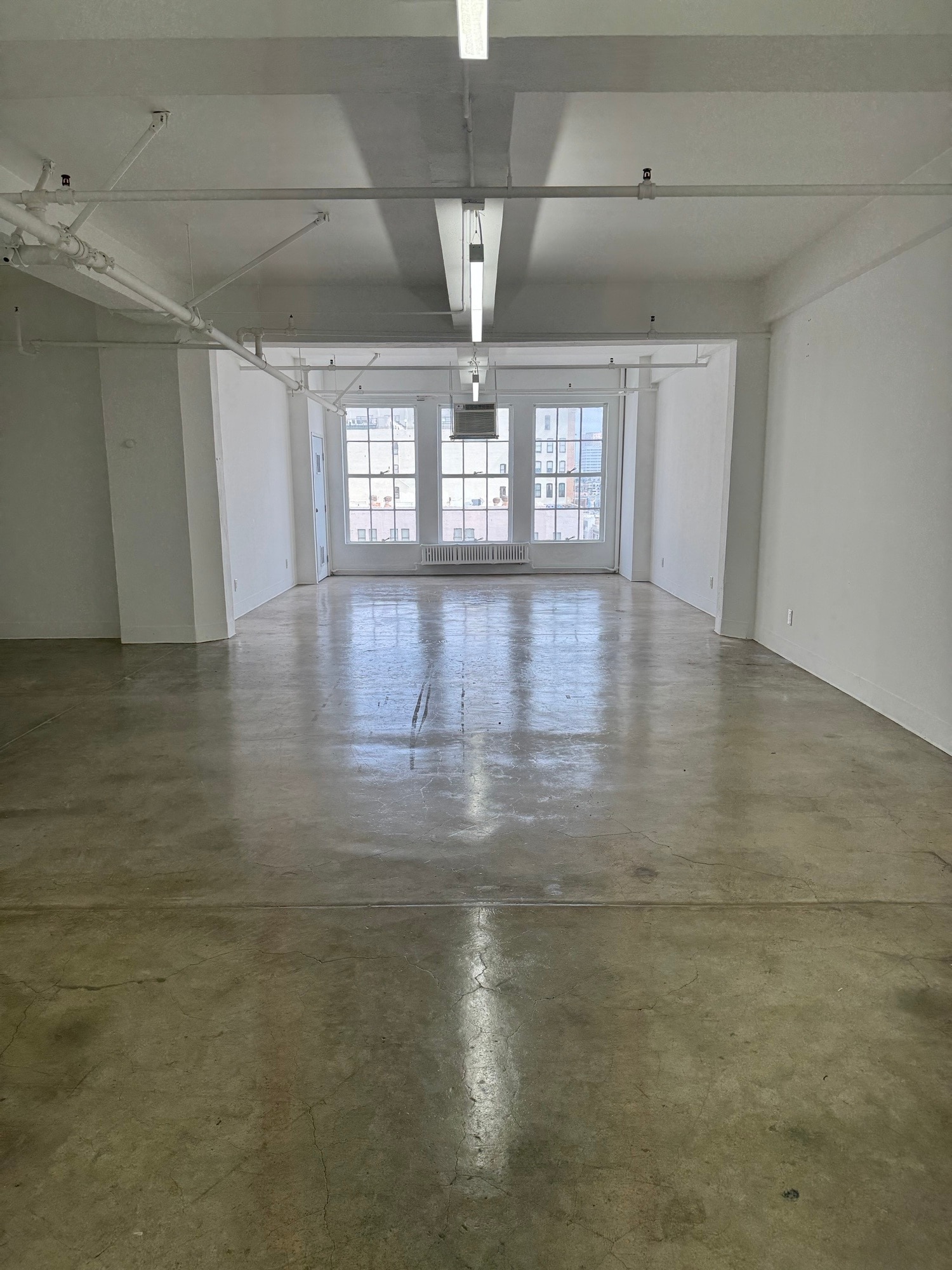 122 E 7th St, Los Angeles, CA for lease Interior Photo- Image 1 of 4