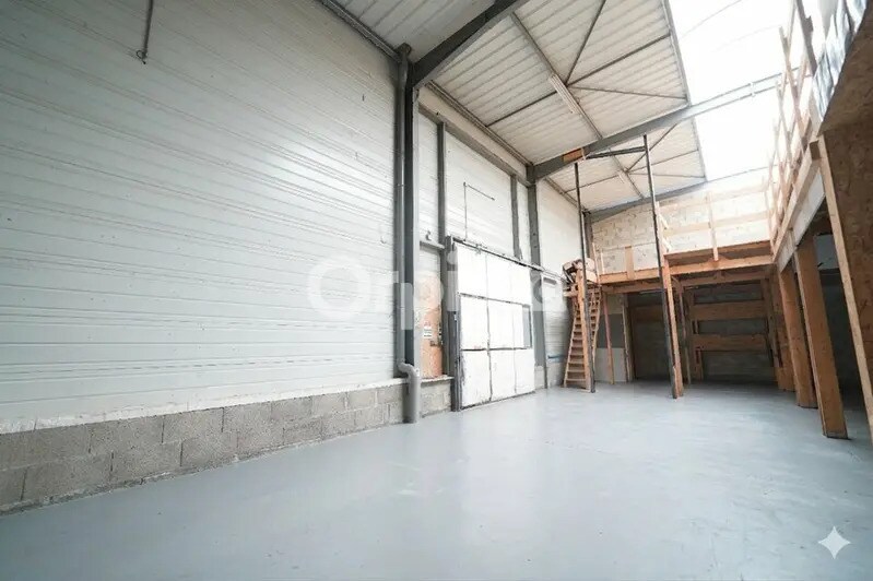 Flex in Messimy for lease - Interior Photo - Image 3 of 7