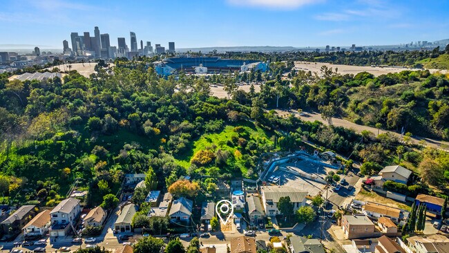 Plus de détails pour 744 &-744 1/2 Amador St, Los Angeles, CA - Terrain à vendre