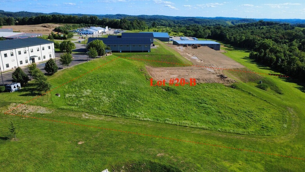1230 Randall Ct, Export, PA à louer - Photo du bâtiment - Image 2 de 5