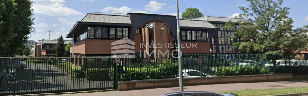 Flex dans Saint-Ouen-sur-Seine à louer - Photo du bâtiment - Image 1 de 4