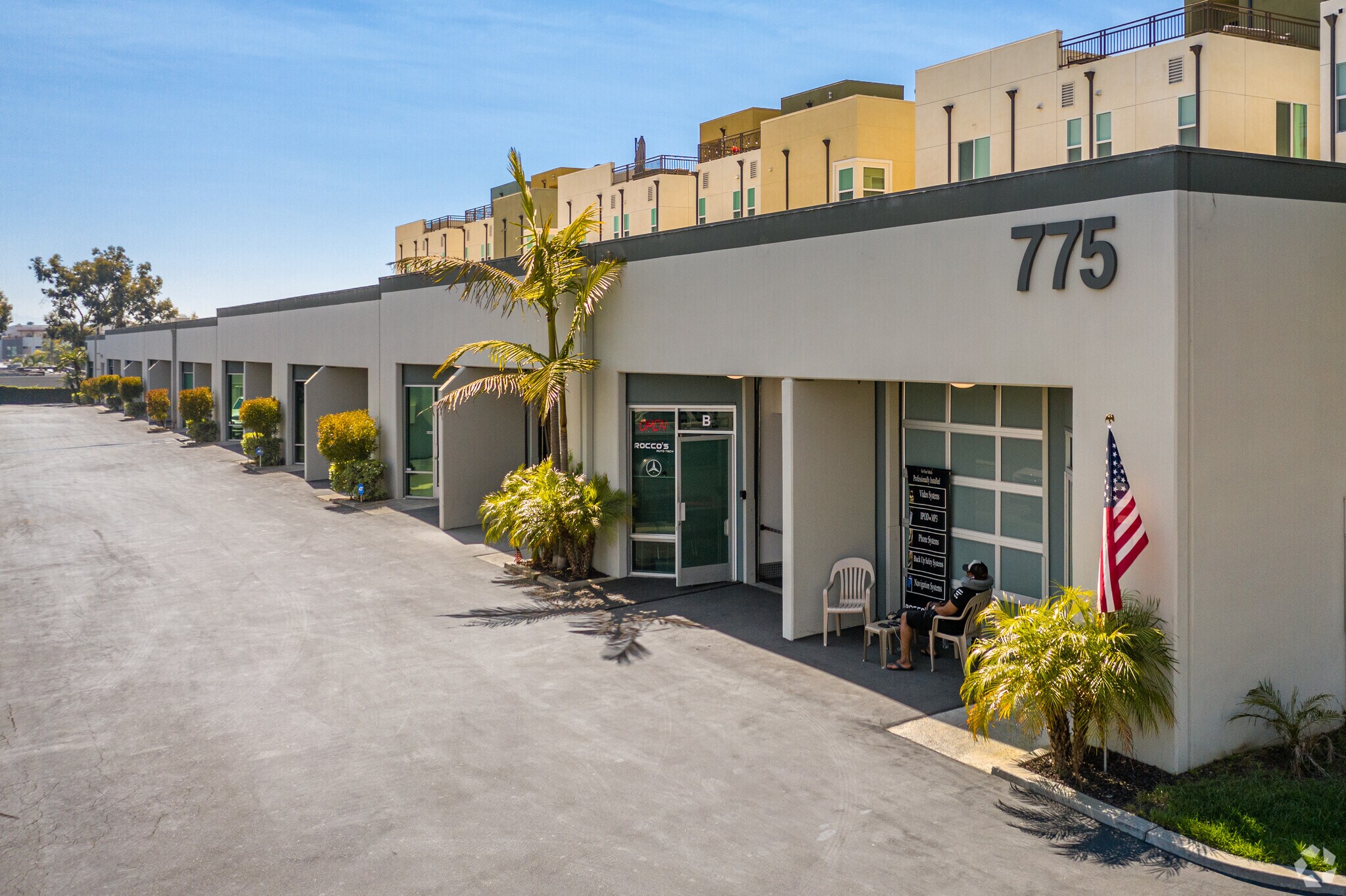 775 W 17th St, Costa Mesa, CA à vendre Photo du bâtiment- Image 1 de 1