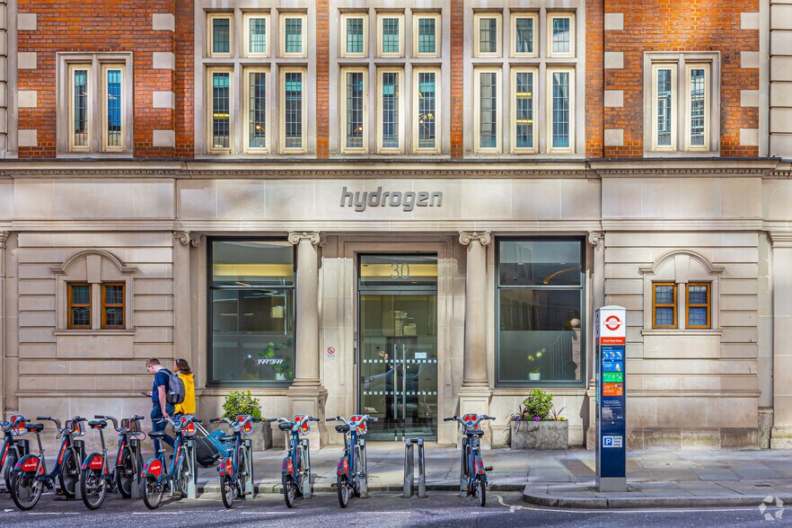 30 Eastcheap, Londres à louer - Photo du bâtiment - Image 3 de 4
