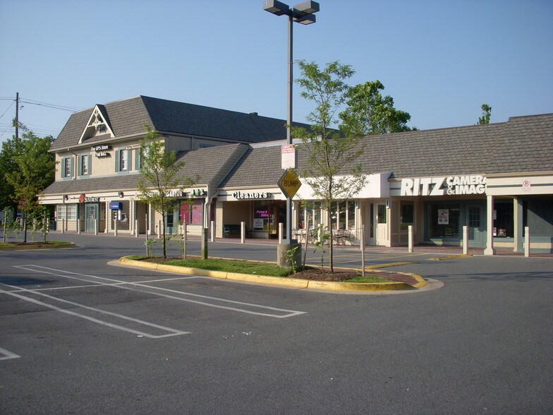 9812 Falls Rd, Potomac, MD à louer - Photo du bâtiment - Image 2 de 3