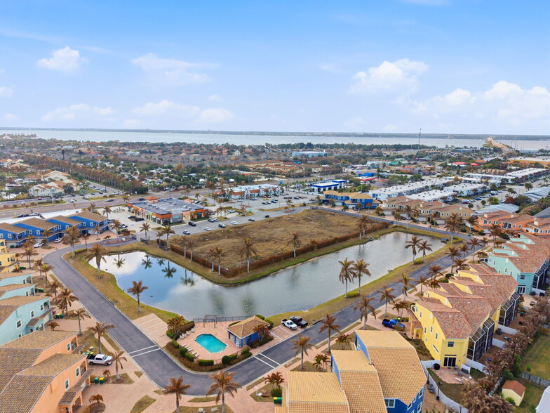 201 Mediterranean Way, Indian Harbour Beach, FL à vendre - Photo du bâtiment - Image 1 de 6
