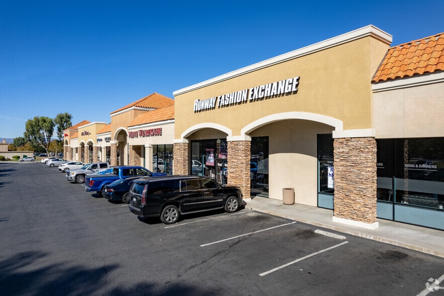 24125-24175 Magic Mountain Pky, Santa Clarita, CA for lease - Building Photo - Image 3 of 5
