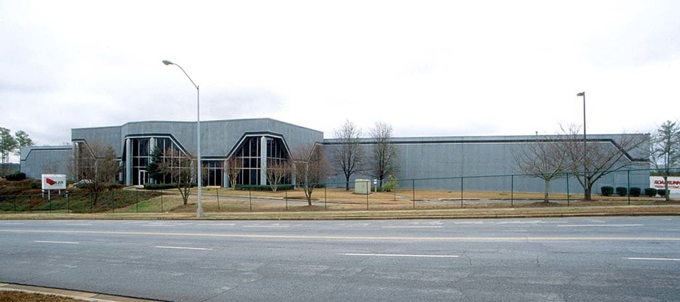 3760 Southside Industrial Pky, Atlanta, GA for lease - Building Photo - Image 3 of 6