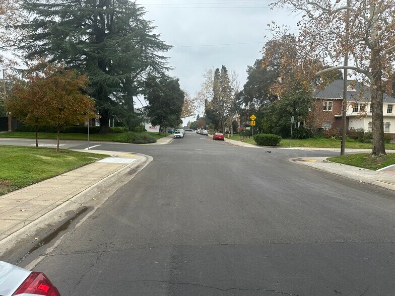 150 W Stadium Dr, Stockton, CA à vendre - Photo du bâtiment - Image 3 de 117